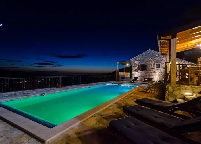 Villa Falcon Rook Gruda